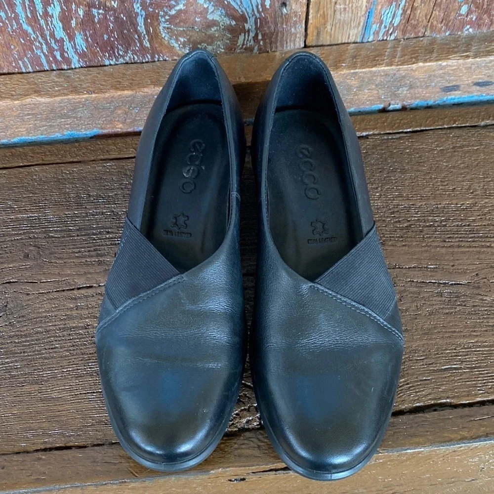 Ecco Black Slip On Leather Loafer